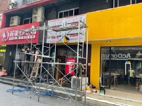 罗山制作广告招牌如何避免它发黄？